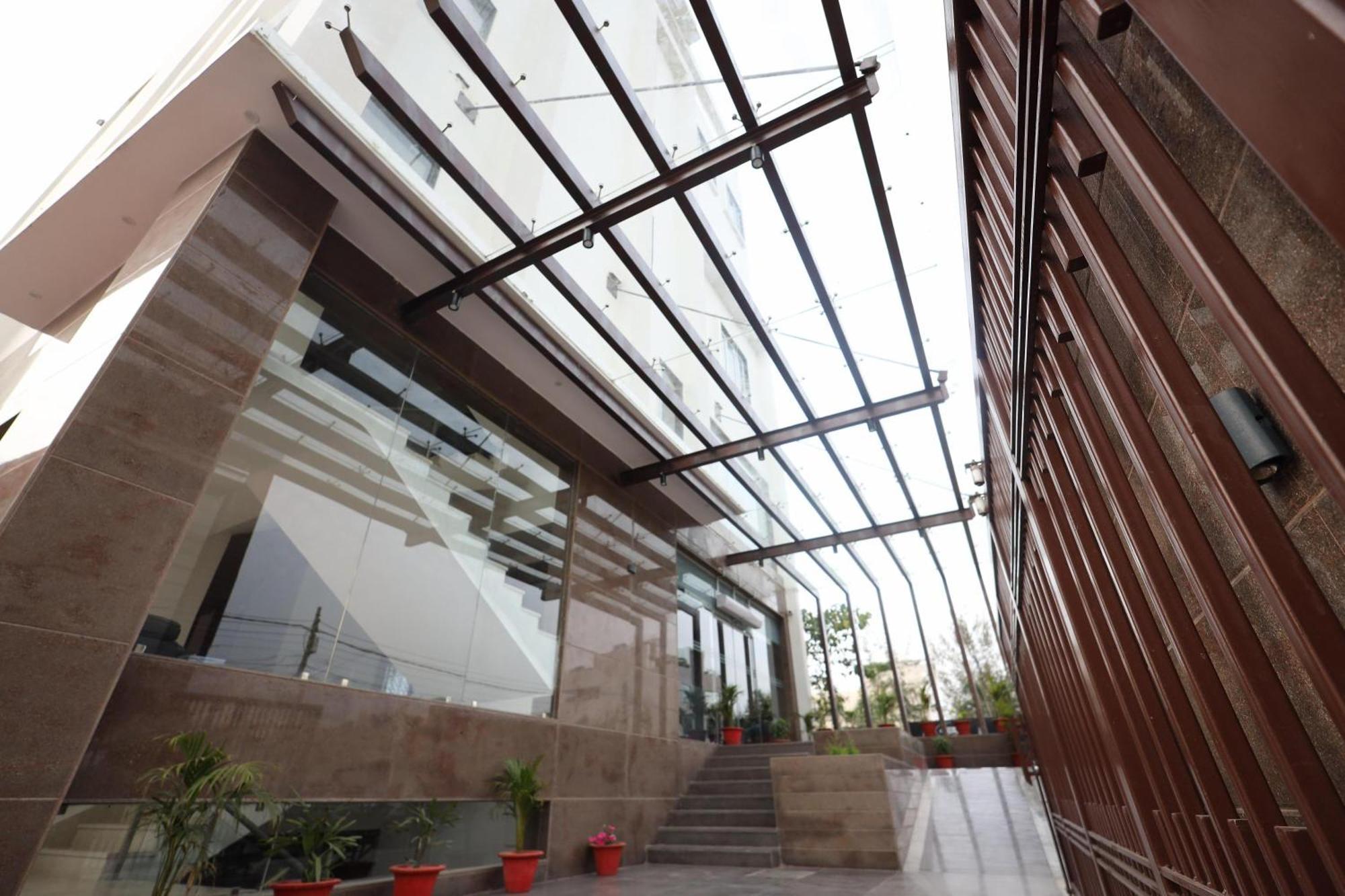 The Royal Legacy Hotel Lucknow Exterior foto
