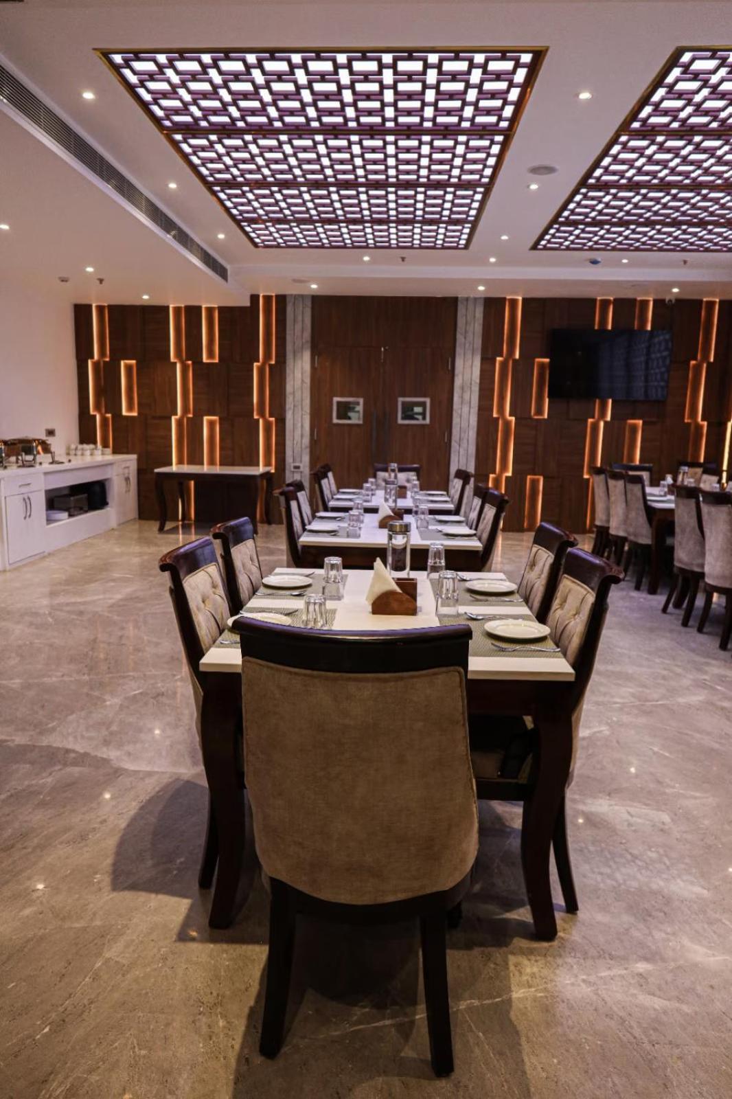 The Royal Legacy Hotel Lucknow Exterior foto