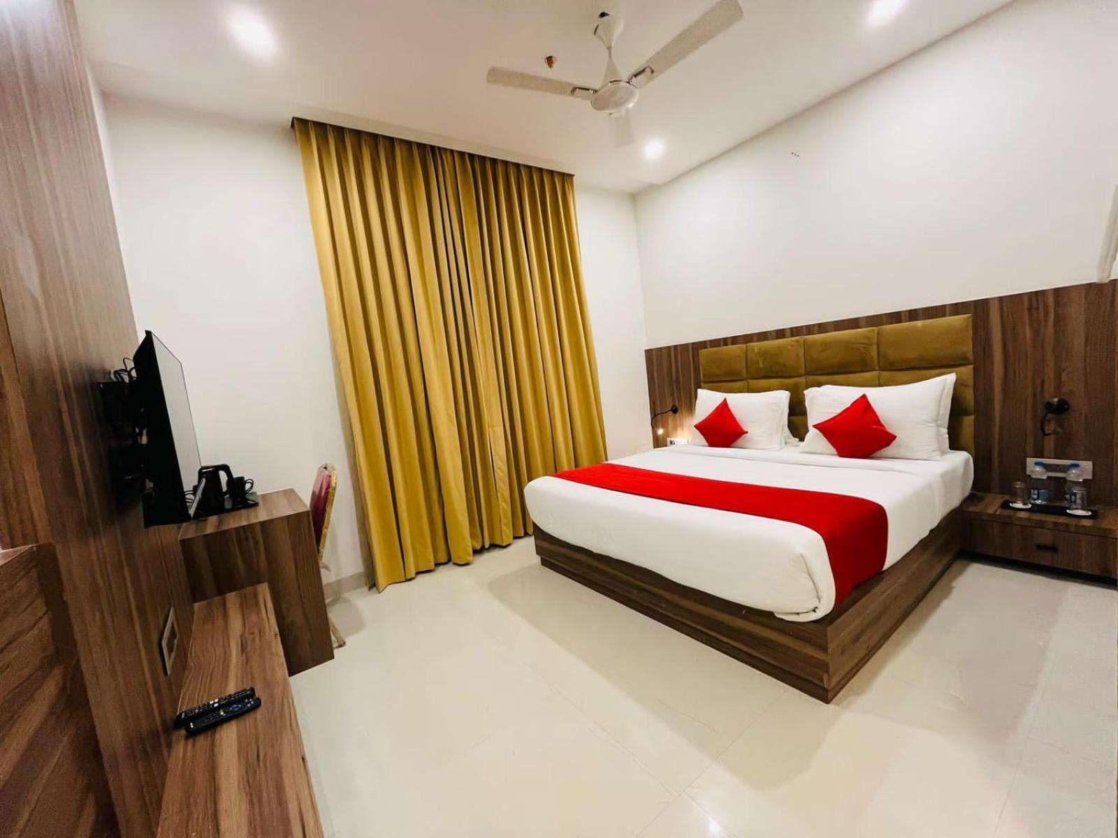 The Royal Legacy Hotel Lucknow Exterior foto